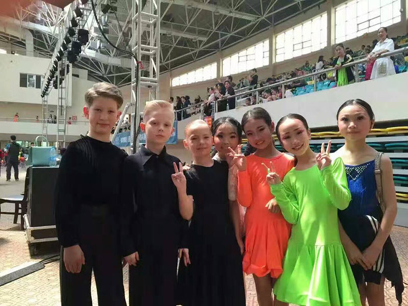 �Ŀ��赸ѧ���͹���ѡ��ͬ����...